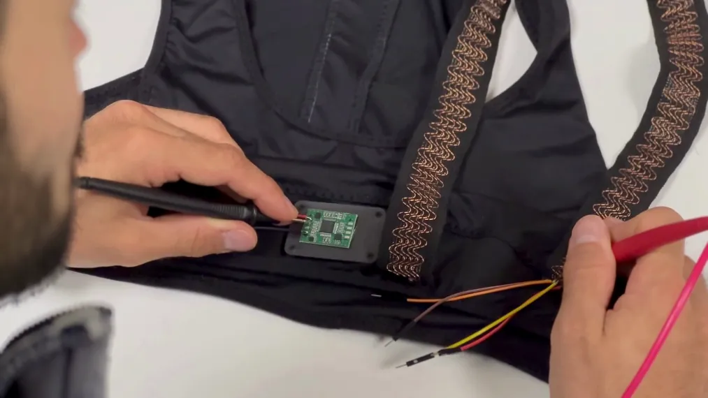 Integrated compact mechanics textile soft actuator AQ-Tech