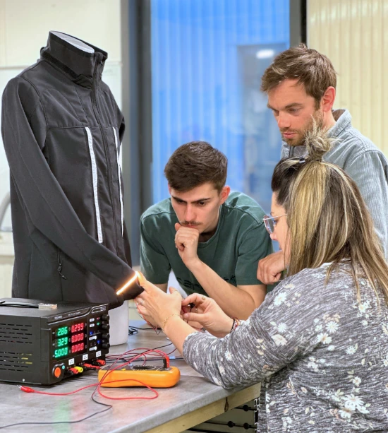 AQ-Tech ergonomic studies connected garment comfort