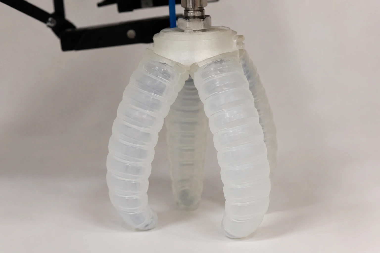 Inflatable soft robotics - custom gripper and soft actuator AQ-Tech