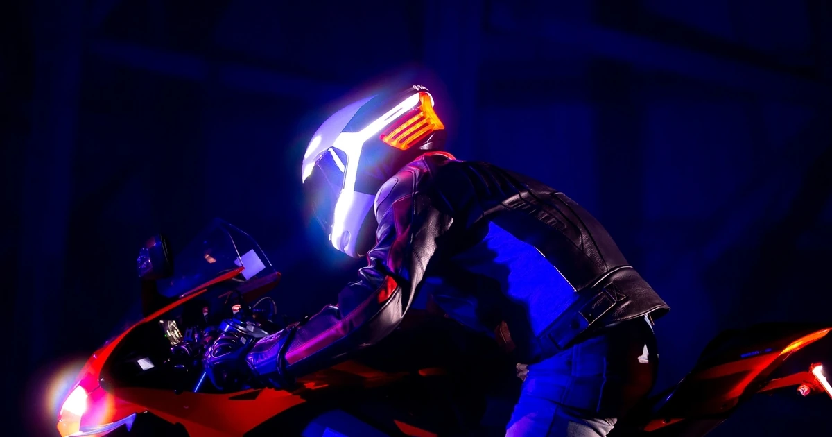 TALI Connected - Connected smart motorcycle helmet with lighting