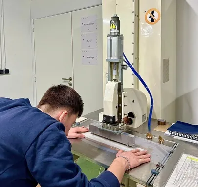 Technical textile HF welding assembly