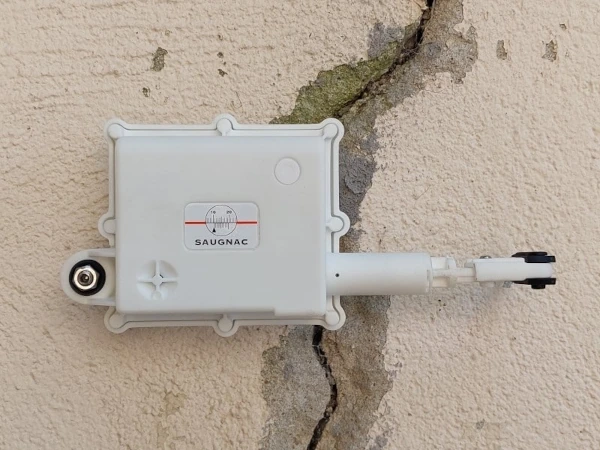 Saugnac Jauges – Connected crack sensor